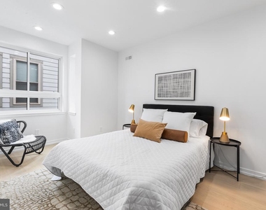 907 S Schell St - Photo Thumbnail 11