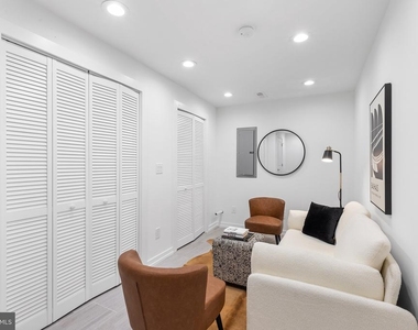 907 S Schell St - Photo Thumbnail 17