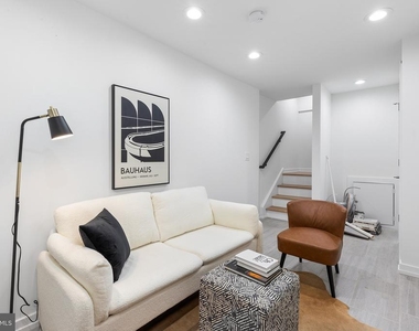 907 S Schell St - Photo Thumbnail 16