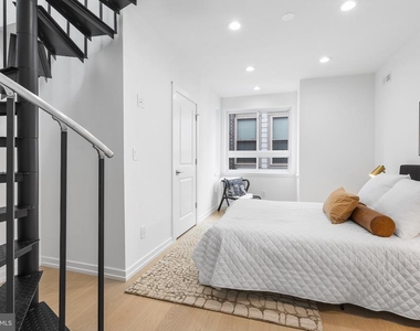 907 S Schell St - Photo Thumbnail 10