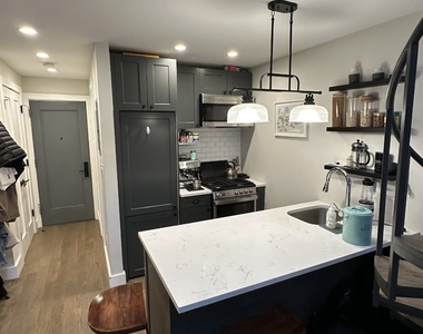 51 Irving Place - Photo Thumbnail 5
