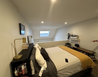 51 Irving Place - Photo Thumbnail 8