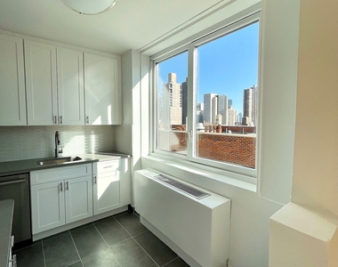 East 34 Street - Photo Thumbnail 9