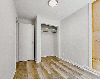 539 West 49th Street - Photo Thumbnail 4