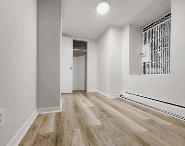 539 West 49th Street - Photo Thumbnail 5