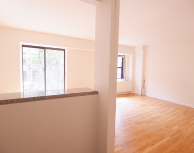 245 East 84th Street - Photo Thumbnail 1