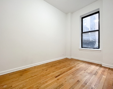 405 West 45th Street - Photo Thumbnail 3