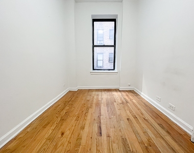 405 West 45th Street - Photo Thumbnail 4