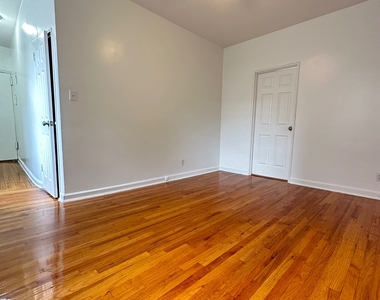 319 East 108th Street - Photo Thumbnail 3