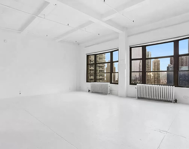 448 West 37th Street - Photo Thumbnail 4