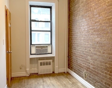 54 West 76th Street - Photo Thumbnail 6