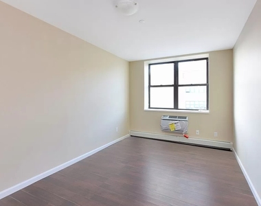 45 Hinckley Place - Photo Thumbnail 3