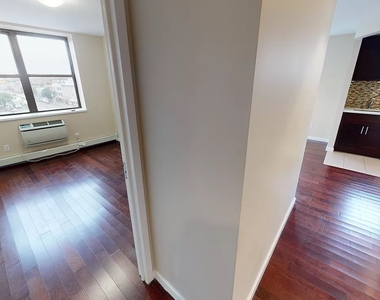 45 Hinckley Place - Photo Thumbnail 7