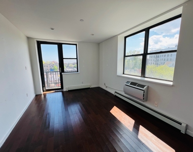 45 Hinckley Place - Photo Thumbnail 10