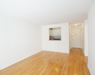 245 East 84th Street - Photo Thumbnail 2