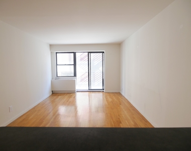 245 East 84th Street - Photo Thumbnail 4