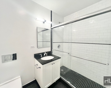East 38 Street - Photo Thumbnail 6