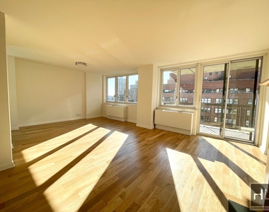 East 34 Street - Photo Thumbnail 1