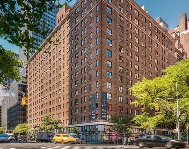 East 48th Street - Photo Thumbnail 7