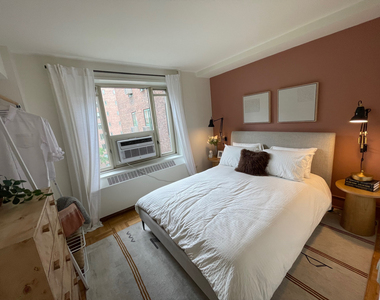359 East 20th Street - Photo Thumbnail 4