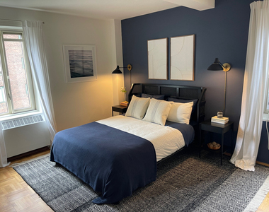 359 East 20th Street - Photo Thumbnail 3
