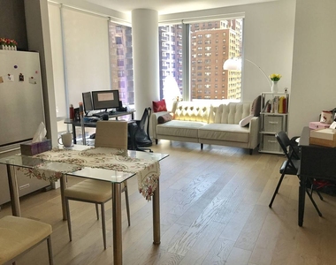 East 39th Street - Photo Thumbnail 4