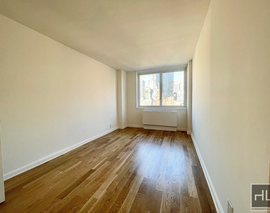 East 34 Street - Photo Thumbnail 7