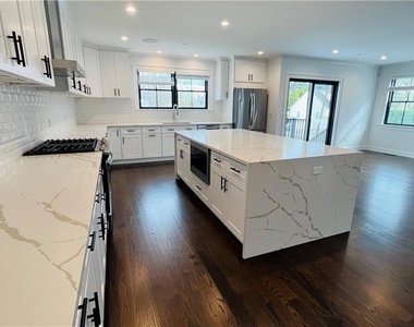 130 Park Avenue - Photo Thumbnail 18