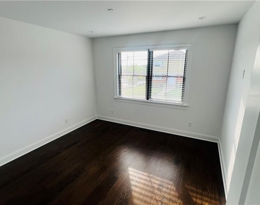 130 Park Avenue - Photo Thumbnail 14