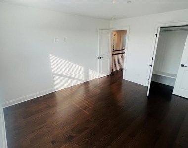 130 Park Avenue - Photo Thumbnail 10
