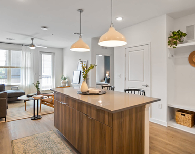 652 Angier Avenue Ne - Photo Thumbnail 7