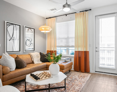 652 Angier Avenue Ne - Photo Thumbnail 10