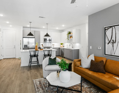 652 Angier Avenue Ne - Photo Thumbnail 8