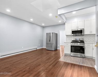 652 58th St - Photo Thumbnail 7