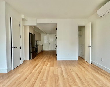 130 Hope Street - Photo Thumbnail 2