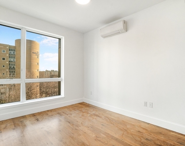 782 New York Avenue - Photo Thumbnail 3
