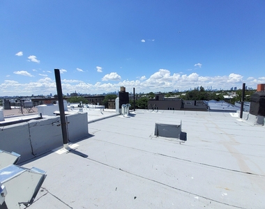 2039 Gates Avenue - Photo Thumbnail 7