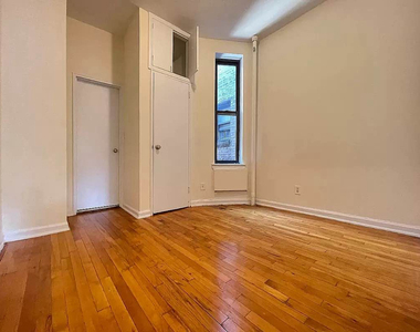 432 East 89th Street - Photo Thumbnail 3
