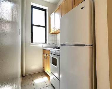 432 East 89th Street - Photo Thumbnail 2