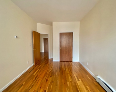 95 Seigel Street - Photo Thumbnail 3