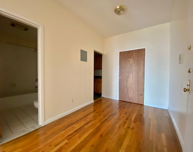 95 Seigel Street - Photo Thumbnail 1