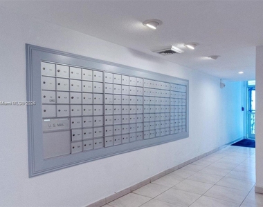 9273 Collins Ave - Photo Thumbnail 5