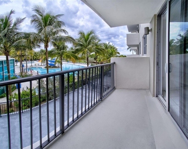 9273 Collins Ave - Photo Thumbnail 14