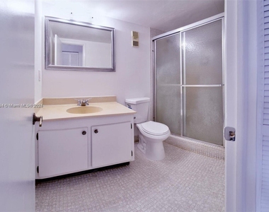 9273 Collins Ave - Photo Thumbnail 15
