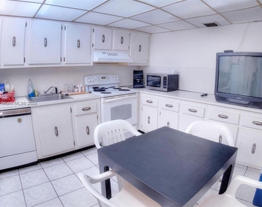 9273 Collins Ave - Photo Thumbnail 28