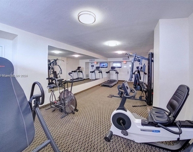9273 Collins Ave - Photo Thumbnail 7