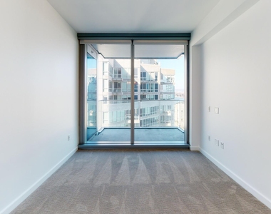 399 Fremont St - Photo Thumbnail 4