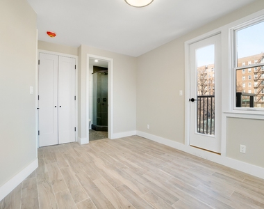 800 Empire Boulevard - Photo Thumbnail 4