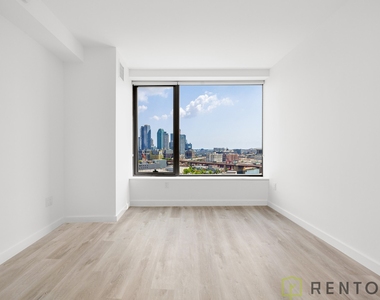 77 Commercial Street - Photo Thumbnail 5