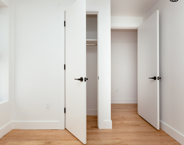 1020 Manhattan Avenue - Photo Thumbnail 9